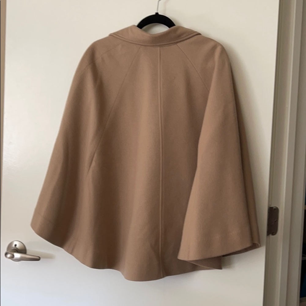 Tan cape - Picture 2 of 2